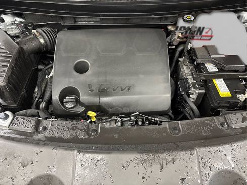 Used 2023 Chevrolet Traverse LT image 13