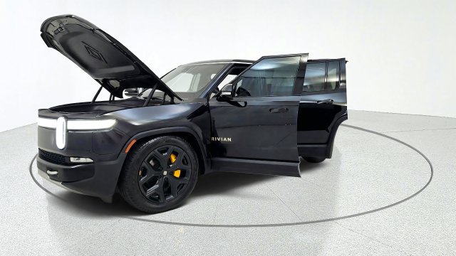 Used 2024 Rivian R1S Adventure Quad AWD/4WD image 13