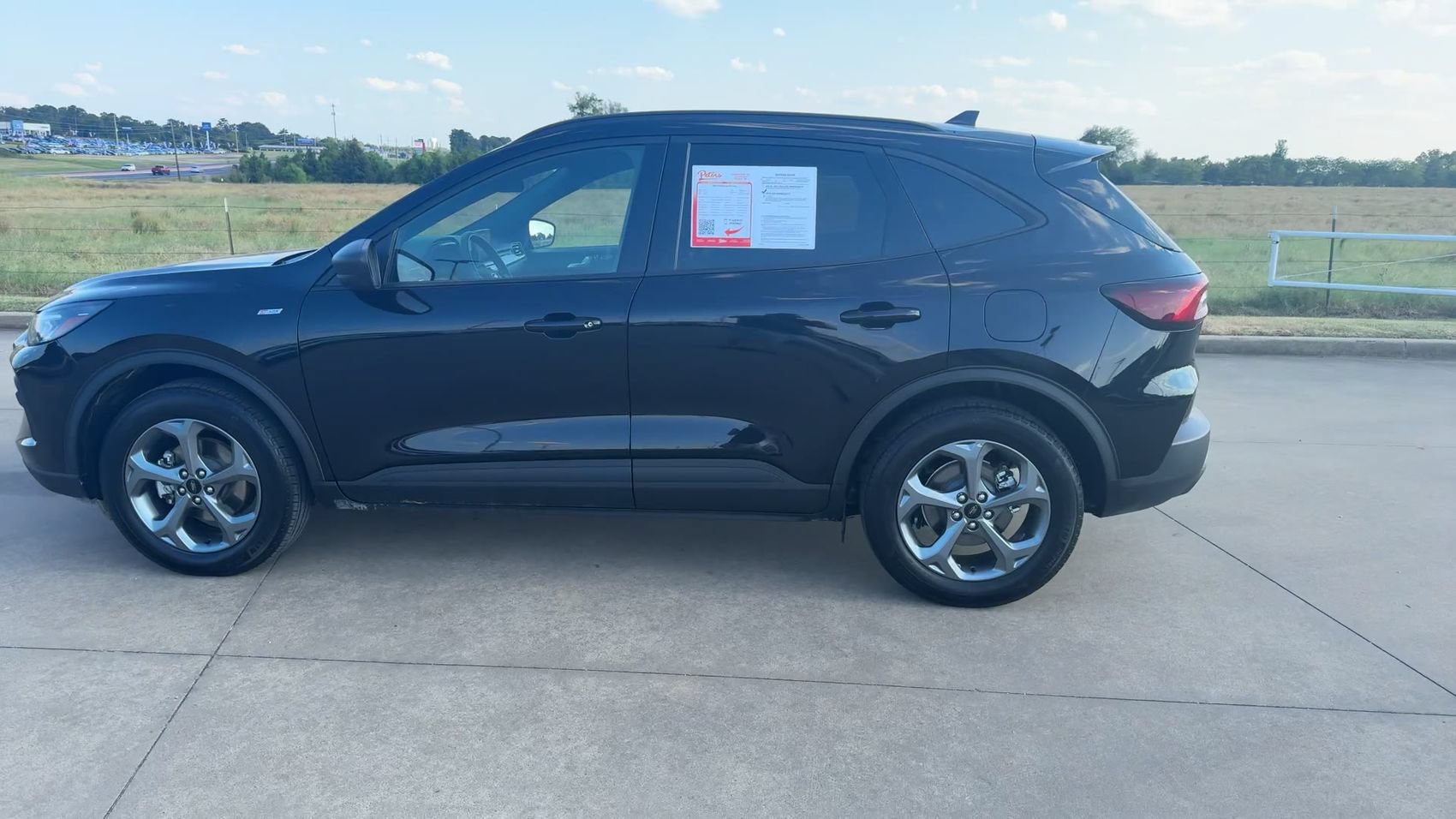 Used 2025 Ford Escape ST-Line AWD/4WD image 6