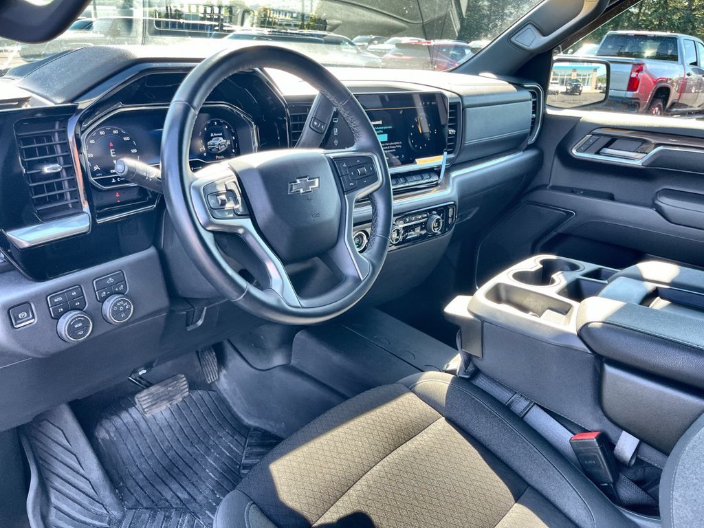 Used 2023 Chevrolet Silverado 1500 RST AWD/4WD image 10