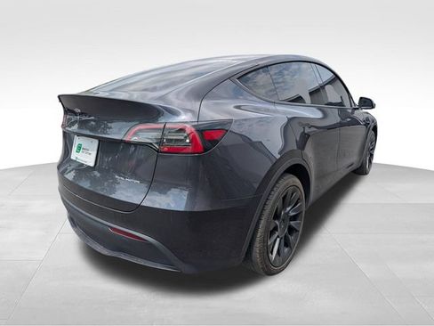 Used 2024 Tesla Model Y Long Range AWD/4WD image 7