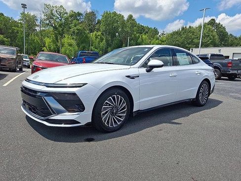 New 2025 Hyundai Sonata SEL image 2