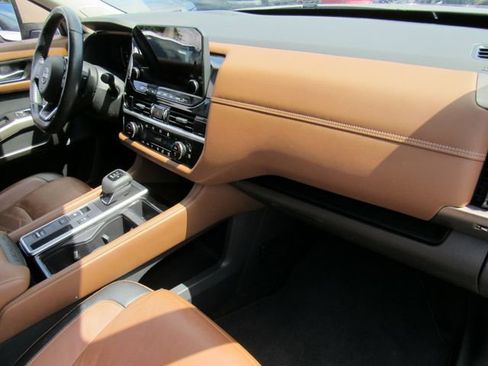Certified 2024 Nissan Pathfinder Platinum w/ Cargo Package FWD image 12