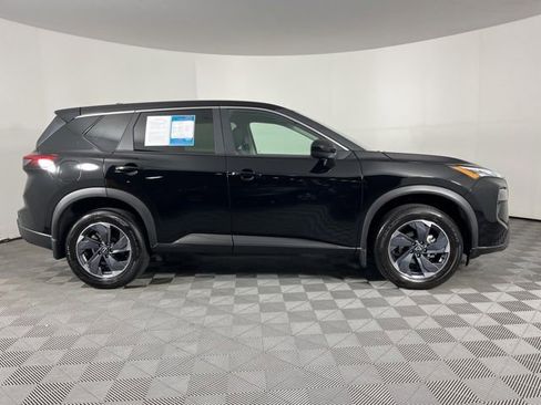 Used 2025 Nissan Rogue SV FWD image 13