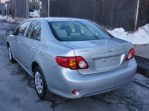 Used 2010 Toyota Corolla LE image 4