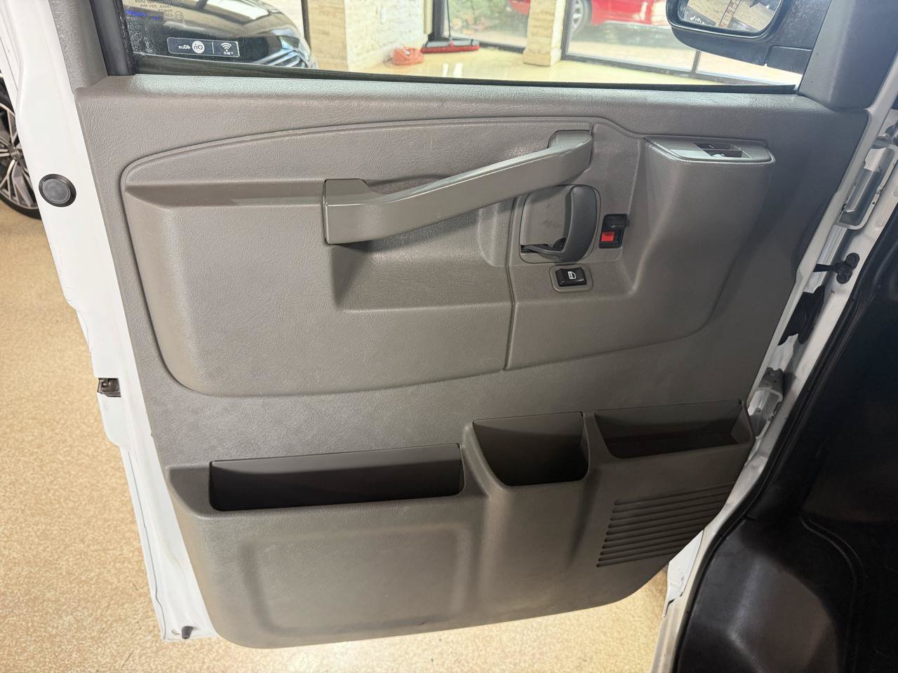Used 2016 Chevrolet Express 3500 LT w/ LT Preferred Equipment Group RWD image 34