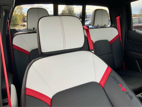 New 2026 GMC Canyon AT4X image 32