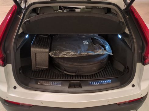 Used 2020 Cadillac XT4 Premium Luxury w/ Cold Weather Package image 12