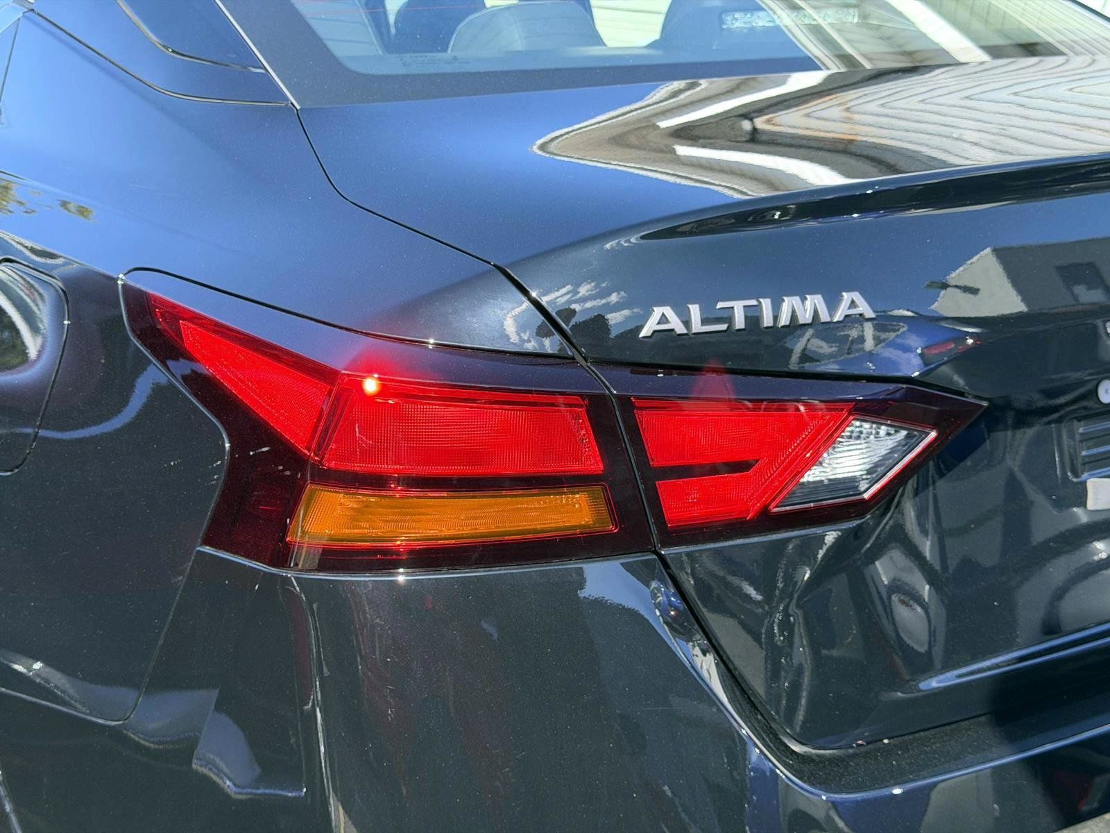 Used 2024 Nissan Altima 2.5 SL AWD/4WD image 9