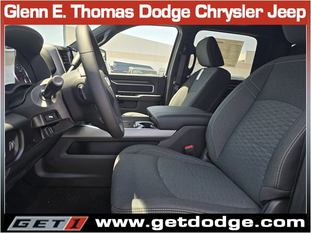 New 2026 RAM 2500 Big Horn AWD/4WD image 9