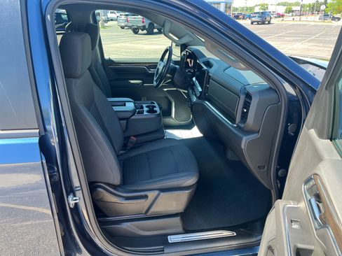 Used 2022 Chevrolet Silverado 1500 LT AWD/4WD image 15