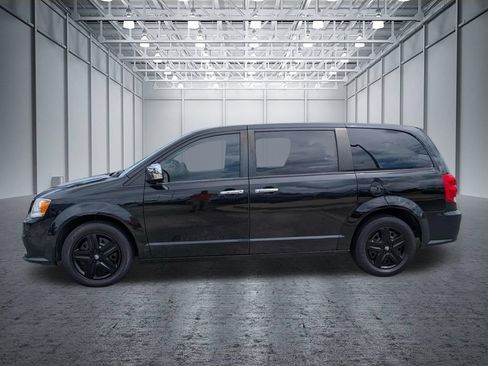 Used 2019 Dodge Grand Caravan SE w/ UConnect Hands-Free Group FWD image 12