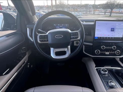 Used 2024 Ford Expedition Max XLT image 14
