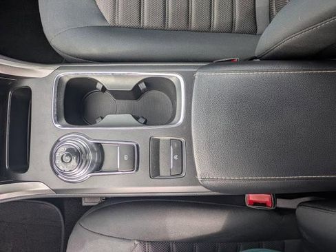 Used 2019 Ford Fusion SE image 11