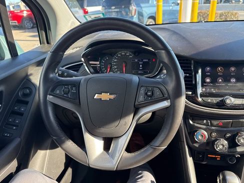 Used 2020 Chevrolet Trax LT w/ LT Convenience Package image 41