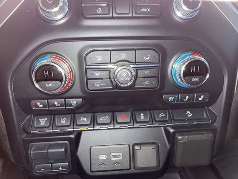 Used 2020 GMC Sierra 2500 Denali w/ Denali Ultimate Package image 27