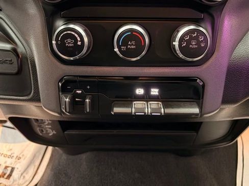 Used 2024 RAM 2500 Big Horn AWD/4WD image 27