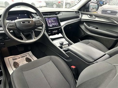 Certified 2023 Jeep Grand Cherokee Laredo image 13