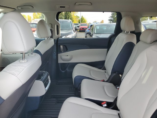 Certified 2026 Kia Carnival EX FWD image 9