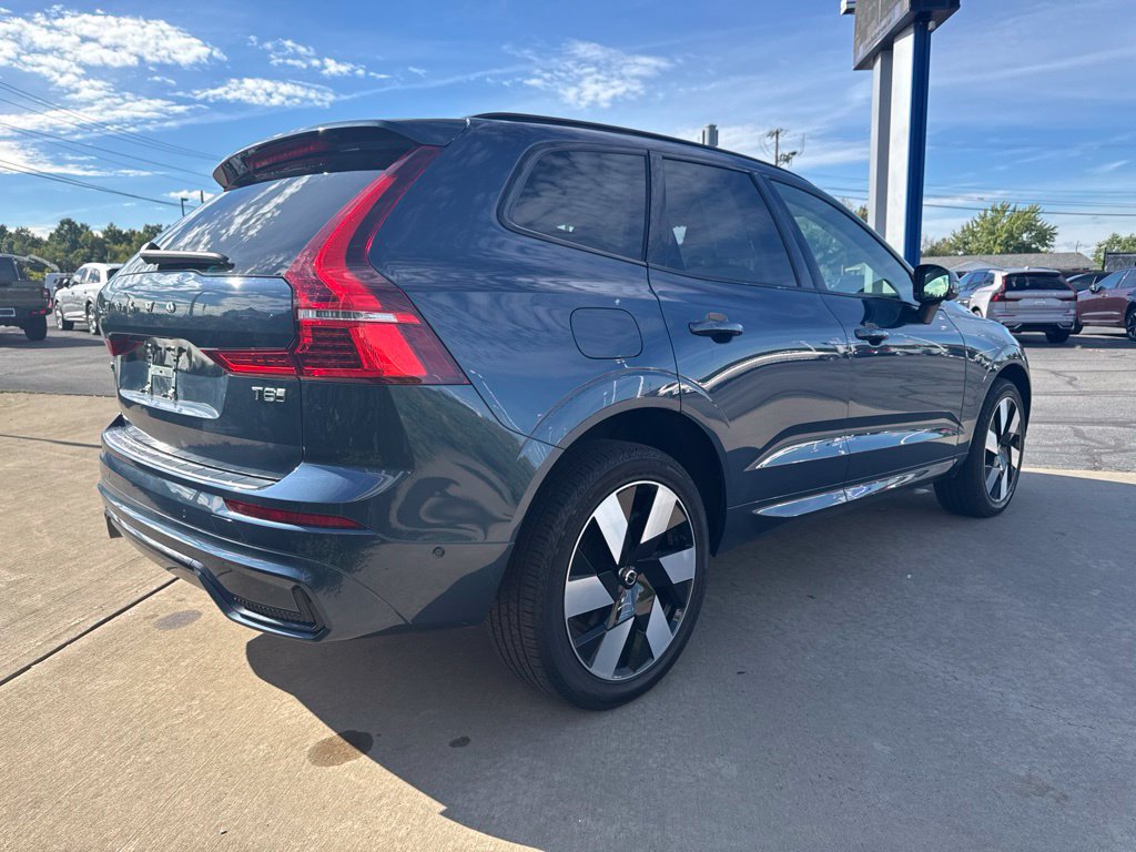 Certified 2025 Volvo XC60 T8 Plus w/ Protection Package Premier AWD/4WD image 5