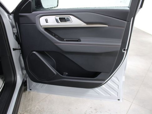 New 2026 Ford Explorer Active w/ Active Comfort Package image 32