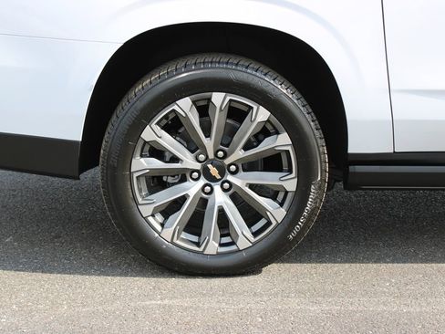 New 2026 Chevrolet Suburban High Country image 13