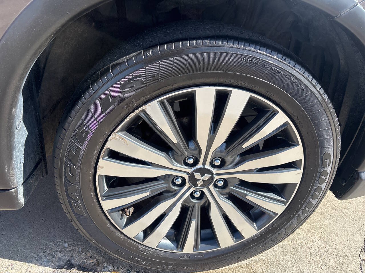Used 2020 Mitsubishi Outlander SEL AWD/4WD image 12