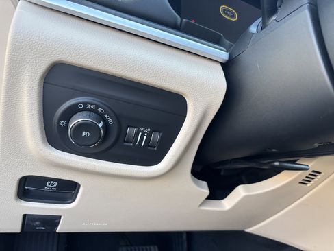 New 2026 Jeep Grand Cherokee Limited AWD/4WD image 32