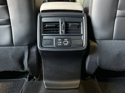 Used 2026 Subaru Forester Premium AWD/4WD image 28