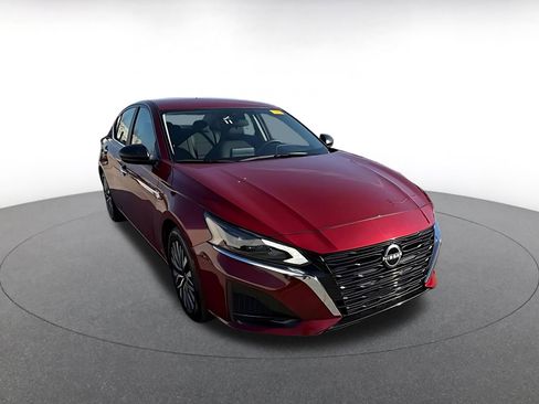 Used 2025 Nissan Altima 2.5 SV image 15