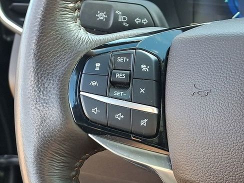 Used 2022 Ford Explorer King Ranch w/ Premium Technology Package image 28