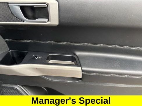 Used 2022 Ford Explorer XLT image 39