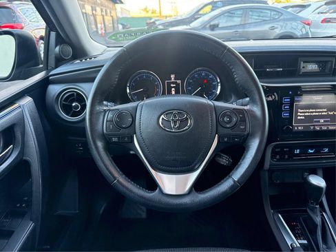 Used 2017 Toyota Corolla SE w/ SE Premium Package FWD image 17
