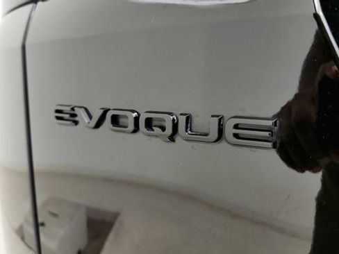 Used 2025 Land Rover Range Rover Evoque S AWD/4WD image 31