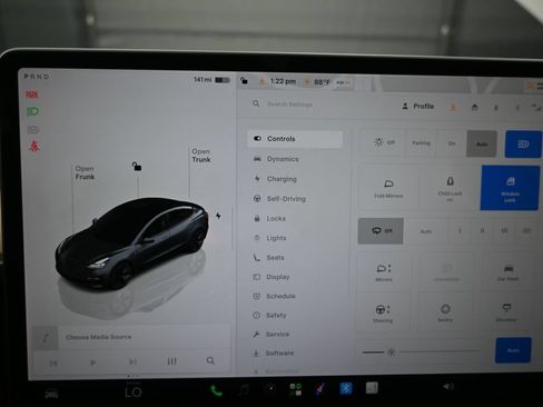 Used 2023 Tesla Model 3 Standard Range RWD image 17