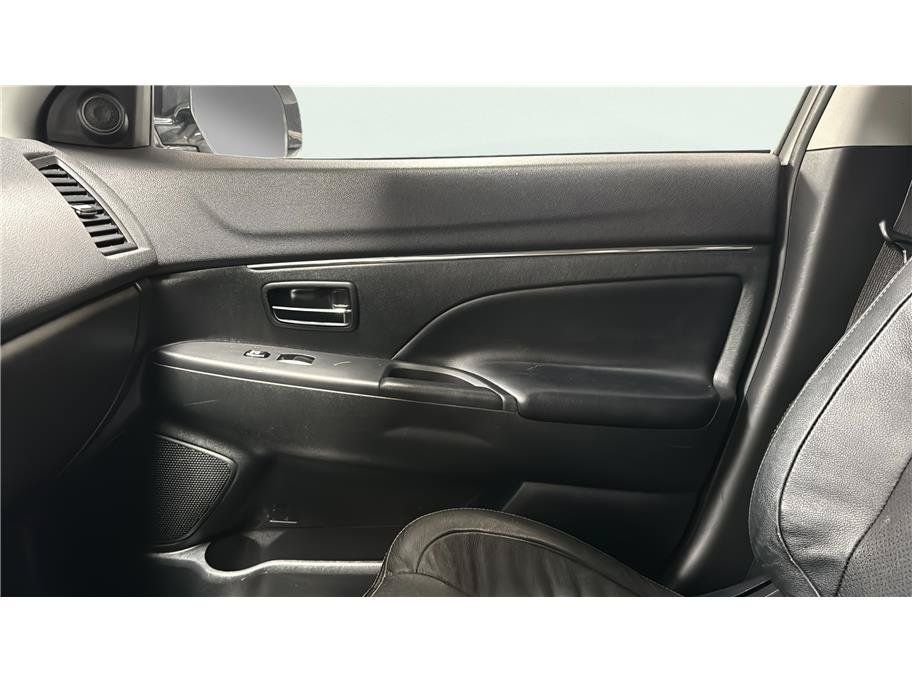 Used 2016 Mitsubishi Outlander Sport SEL FWD image 35