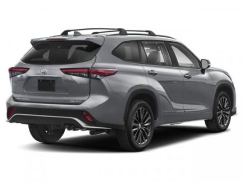 New 2026 Toyota Highlander XSE image 2