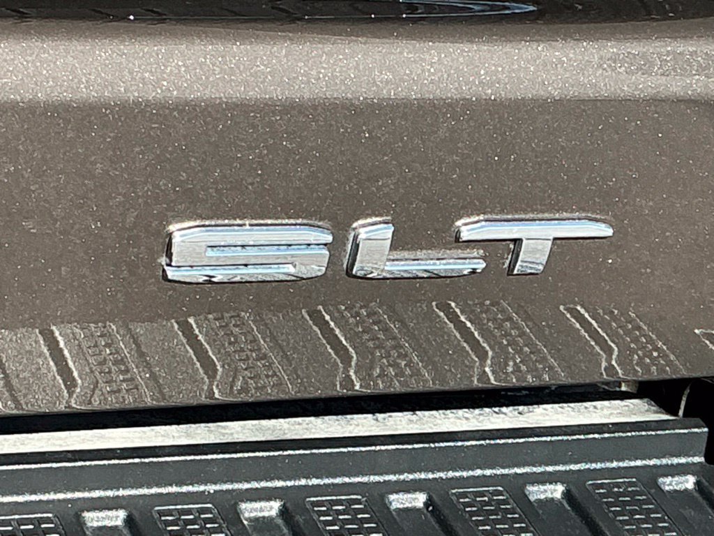 Used 2020 GMC Sierra 1500 SLT w/ SLT Premium Plus Package AWD/4WD image 10