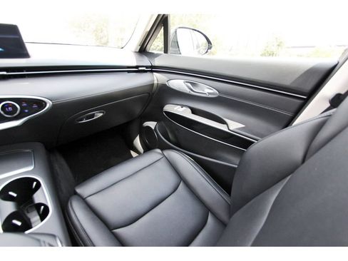 Used 2025 Genesis GV70 2.5T AWD/4WD image 11