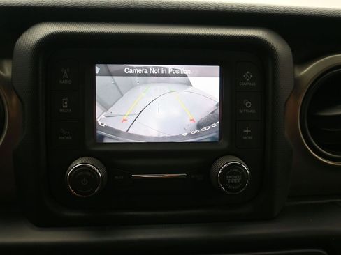 Used 2021 Jeep Wrangler Sport image 17