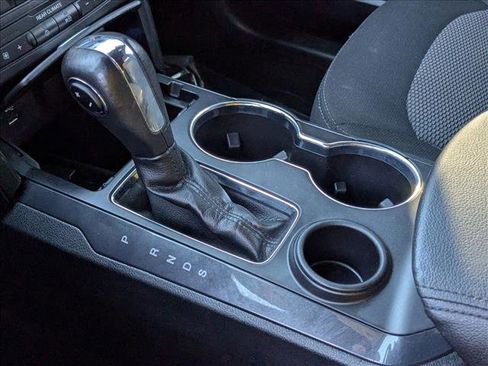 Used 2019 Ford Explorer XLT image 12