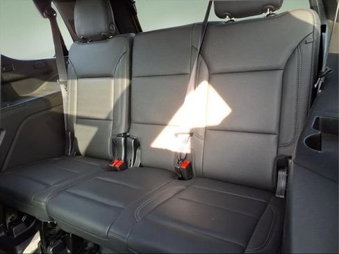 Used 2022 Chevrolet Tahoe LT w/ Luxury Package image 14