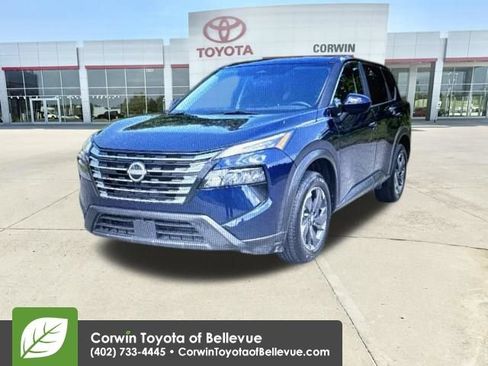 Used 2025 Nissan Rogue SV FWD image 1