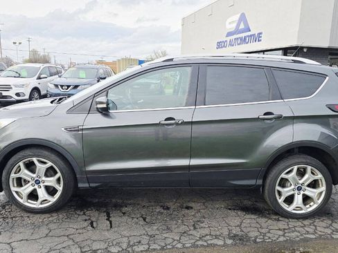Used 2019 Ford Escape Titanium AWD/4WD image 3