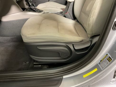 Used 2017 Hyundai Elantra SE w/ Cargo Package image 18