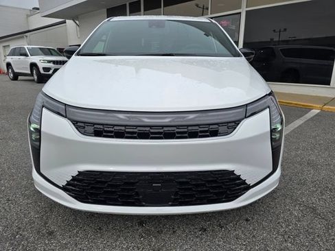 New 2027 Chrysler Pacifica Select FWD image 4