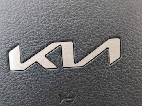Certified 2025 Kia Telluride S FWD image 38