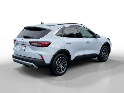 Used 2025 Ford Escape SE image 5