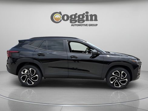 New 2026 Chevrolet Trax RS w/ Sunroof Package FWD image 6