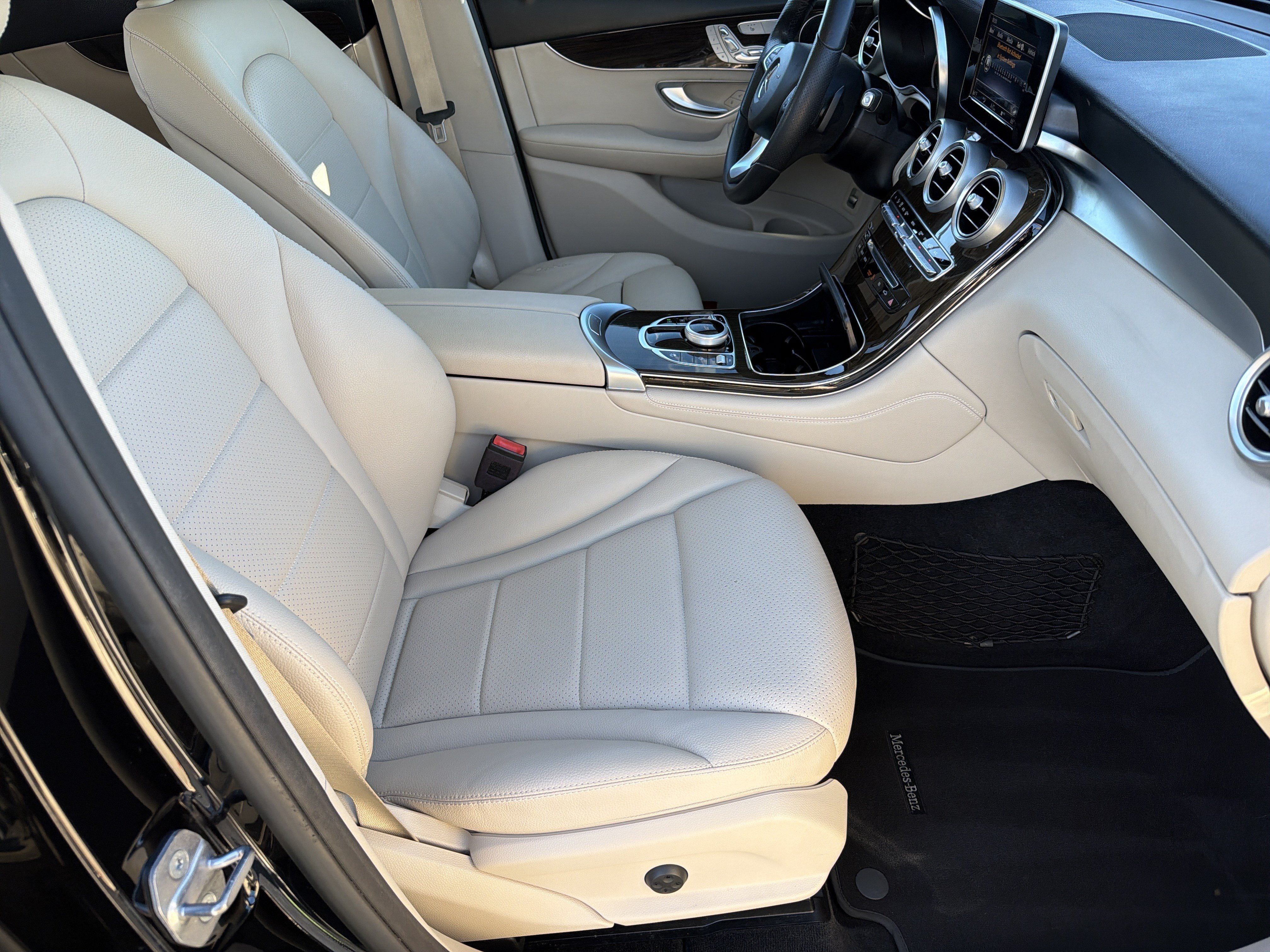 Used 2018 Mercedes-Benz GLC 300 image 12